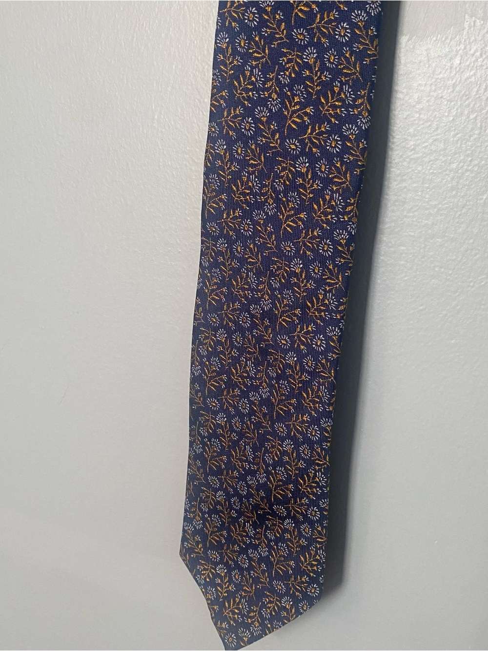 Charles Tyrwhitt Navy Floral Silk Tie with Gold Accents